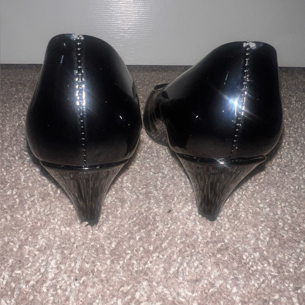Capps Uniform Airline footwear